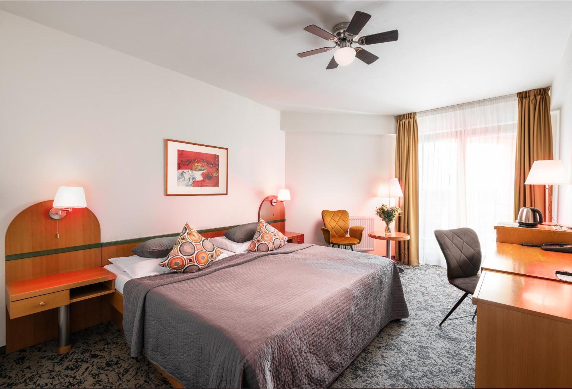 Hotel Troja Praha Bagian luar foto