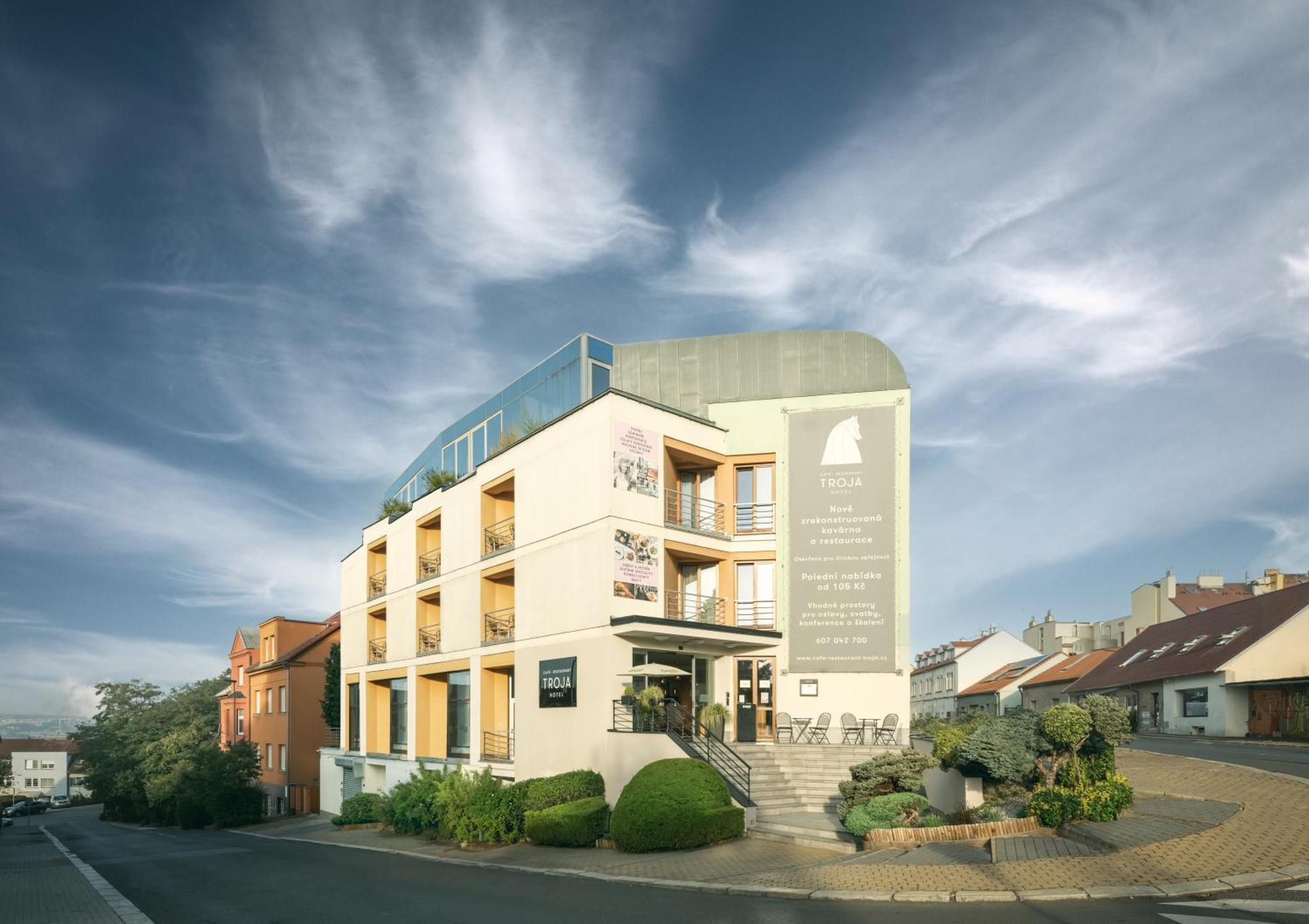 Hotel Troja Praha Bagian luar foto