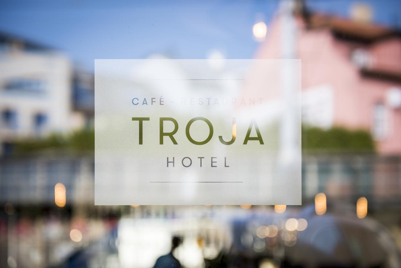 Hotel Troja Praha Bagian luar foto